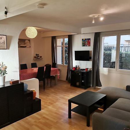 Big Ground Floor 2 Bedrooms Flat In A Quiet Building & Neighborghood Marsella Exterior foto